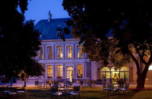 Gosnay Hotel | La Chartreuse Du Val Saint Esprit