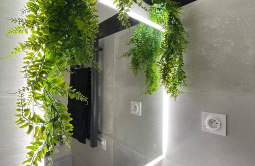 Nogent-sur-Oise House | LA Chill House Balneo
