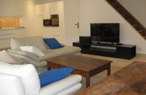 Flavigny-sur-Ozerain House | La Cour - new bright and super equipped gite.