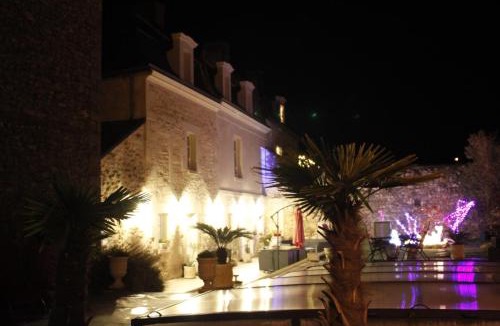 Chinon House | La Douce France Trianon