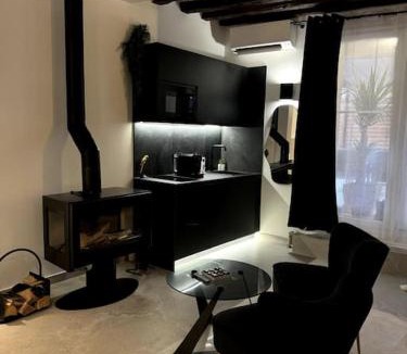 Mitry-Mory Apartment | La Douce Suite Paris