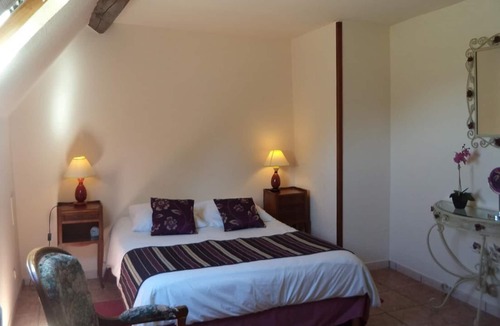 Saint-Etienne-sous-Bailleul House | La maisonnette-House-Traditional-Ensuite with Bath-Garden view