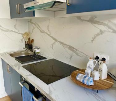 Saint-Quentin Apartment | La Grèce - Appartement chaleureux en hypercentre