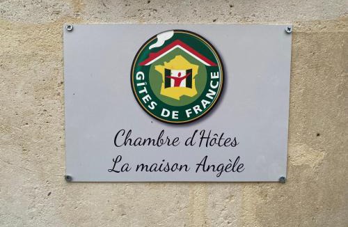 Caisnes Bed & Breakfast | La Maison Angèle