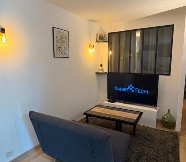Cote Ouest Ormeaux Apartment | La Maison au fond du jardin