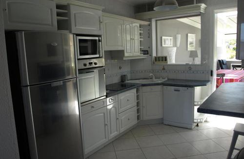 Bleriot-Plage Apartment | La Maison Blanche