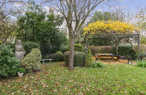 Rueil-Malmaison Villa | La Maison des Rois - With garden and Jacuzzi