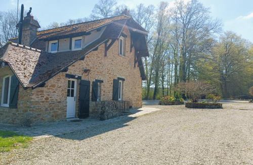 Lumigny-Nesles-Ormeaux House | La meulière de Guerlande