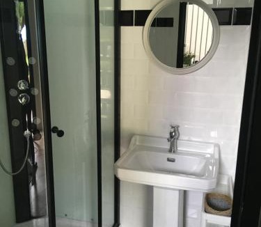 Braine Apartment | La petite Brainoise - Gîte avec salle jacuzzi 120 jets