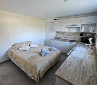 Quesques Apartment | La petite bulle d'Aurel