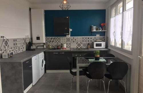 Calais City Center Apartment | la petite jungle