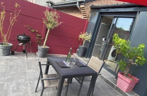 La Bassee House | La petite maison de la Bassée