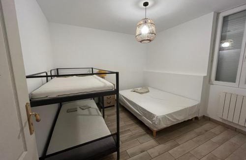 Peronne House | La Petite Maison de la rue Fontaine Saint-Fursy