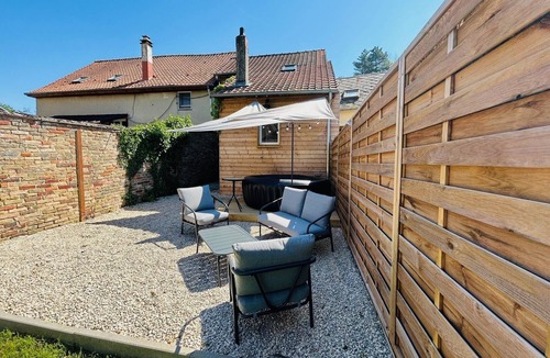 Loeuilly House | La Petite Maison