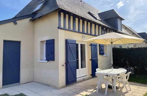 Port Guillaume House | "La poop" House Dives sur mer/Cabourg 6 pers. Sea access - swimming pool on foot