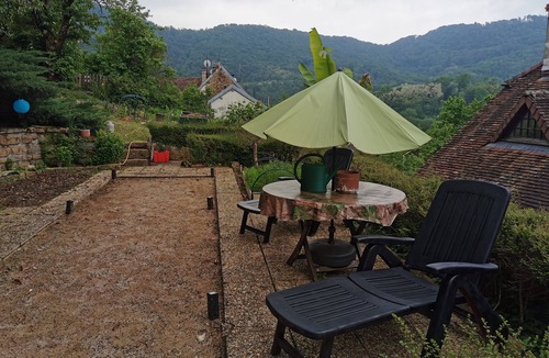 Grusse Apartment | La Roche St Roch, est un Loft Situé Dans un Village Vigneron 🦋