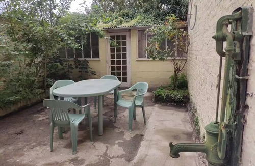 Saint-Quentin House | La Saint Quentinoise (with courtyard)