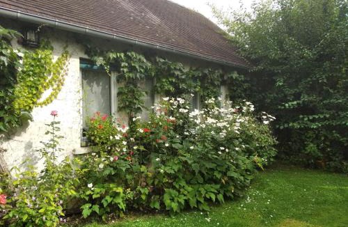 Saint-Jean-aux-Bois House | La Solitaire