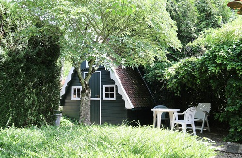 Molamboz House | La Souris Verte family gite and its wooded grounds. Peace and quiet guaranteed!