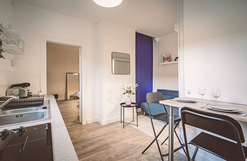 Centre Erlon Apartment | La Suite - Peaceful and close to the station