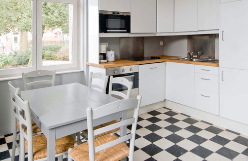 Sainghin-en-Melantois House | La Verdiere - Charming cottages with private garden in the middle of a park