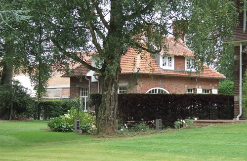Sainghin-en-Melantois House | La Verdiere - Charming cottages with private garden in the middle of a park