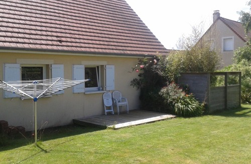 Lion-sur-Mer House | Landing beach: house with a quiet and pleasant garden