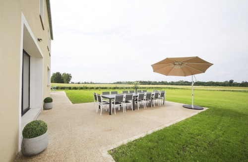 Saint-Cyr-sur-Morin House | Large 15-person gite with swimming pool