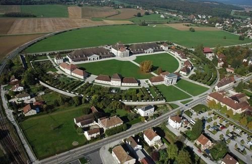 Commenailles House | Large cottage sleeps 12 - nature - jura - countryside - near vineyard