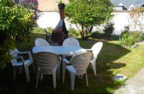 Feuquieres-en-Vimeu House | Large Family House Old Farmhouse, Good Location, Village Center