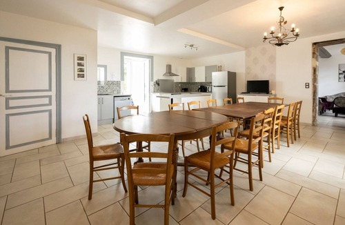 Chemire-en-Charnie Cottage | Large house with private pool, 7 bedrooms and countryside views