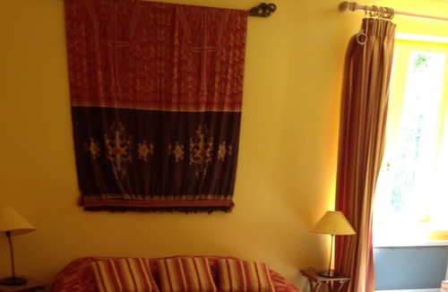 Chateau-Landon Bed & Breakfast | Large house rental for up to 28 people