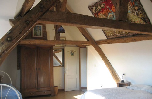 Le Pechereau Bed & Breakfast | Large quiet room with view, wifi, and parking - Le Pêchereau