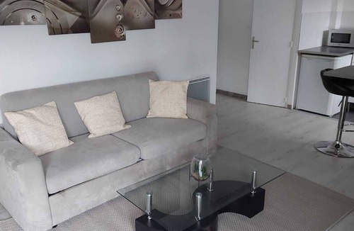 Ecquevilly Apartment | Large Studio of more than 50 m2 rented in full near Paris