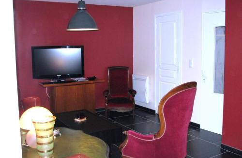 Chooz House | Le banc sous les tilleuls