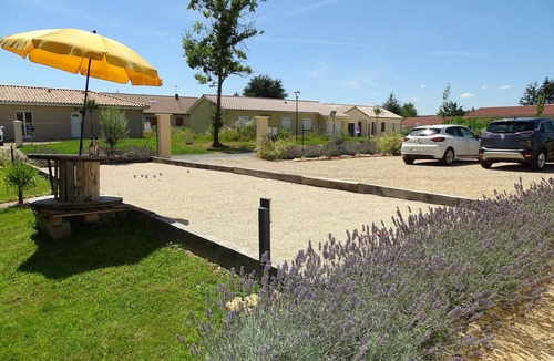 Cuisery Apartment | Le Bouchon, Studio de 30 m² Climatisé de Plein Pieds Proche de Tournus