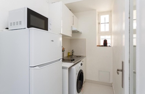 Le Bourget Apartment | LE BOURGET RER F2 2ème gauche
