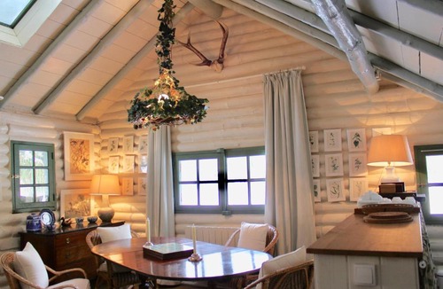Adainville House | Le Cerf Volant