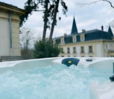 Hardricourt Bed & Breakfast | Le Château d Hardricourt