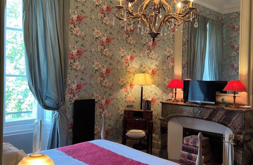 La Ferte-Frenel Hotel | Le Château des Rêves