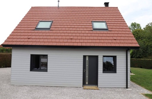 Carly House | Le Clos des Cajaviris 1