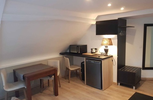 Bernay House | Le Clos des Lodges
