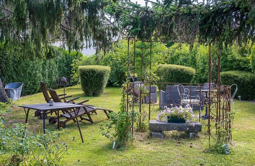 Tourny Cottage | Le clos saint paul gite cottage avec jardin
