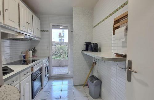 Champs-sur-Marne Apartment | Le Cosy Wiener *Paris*Gare à 300 m*Disneyland*