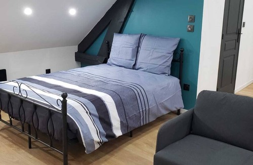 Lens Apartment | Le Cristal Doréwifiparking