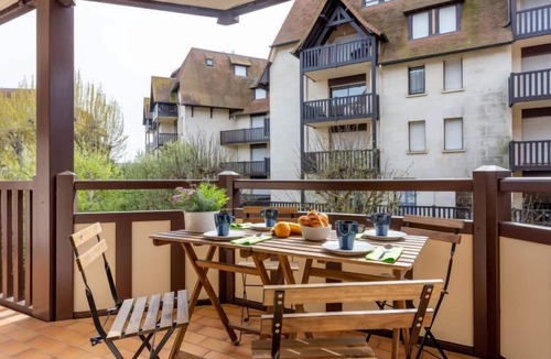 Tourgeville Apartment | Le Fairway by Interhome