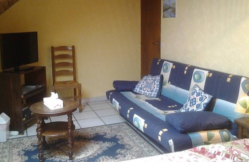 Saint-Etienne-sous-Bailleul House | Les Voûtes-House-Cottage-Ensuite with Bath-Garden view
