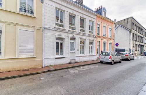 Gare Apartment | Le Majestin - Appt 6p, Calais centre