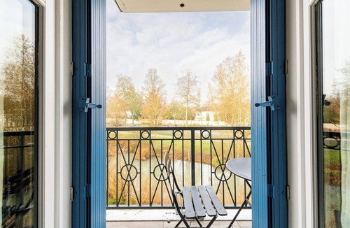 Bailly-Romainvilliers Apartment | Le Mana, 7 people 2 bedrooms 12 min to Disneyland