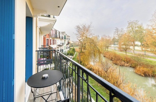 Bailly-Romainvilliers Apartment | Le Mana, 7 people 2 bedrooms 12 min to Disneyland